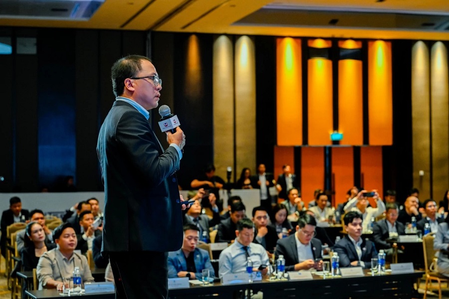 Đại diện Vạn Xuân Group giới thiệu về các mục tiêu sắp tới